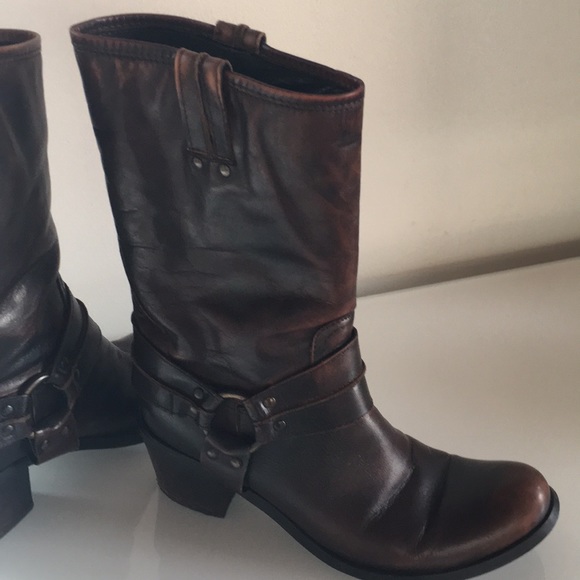 Amazing Vera Gomma Brown Distressed Harness Boots - Picture 2 of 8